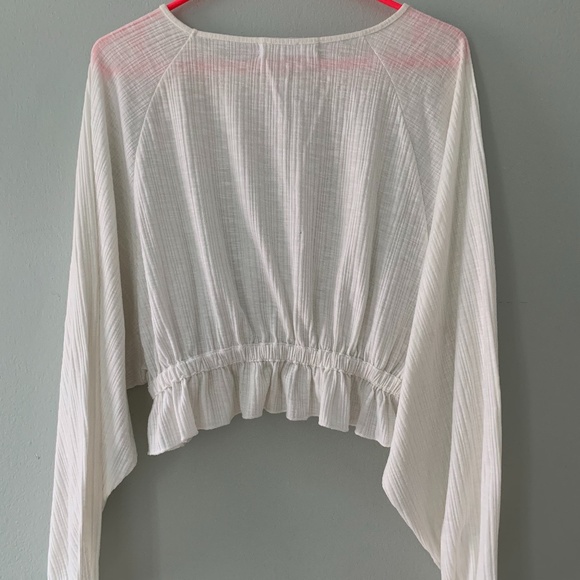 Bohemian White Flowy Crop Top - Picture 2 of 4